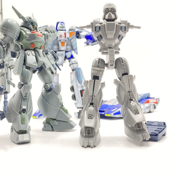 足首3ミリ、膝2ミリ、腿2ミリ、延長しました^ ^ゲーと並べても違和感無し！ちょっとスタイリッシュになり過ぎたか(^◇^;)バランス調整はこのくらいにして各所のディテールＵＰに以降します。（3枚目）