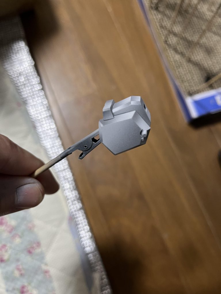 一面一面大事に塗装したので肩部分の下地で2時間くら使いました…自分の要領の悪さもありますが