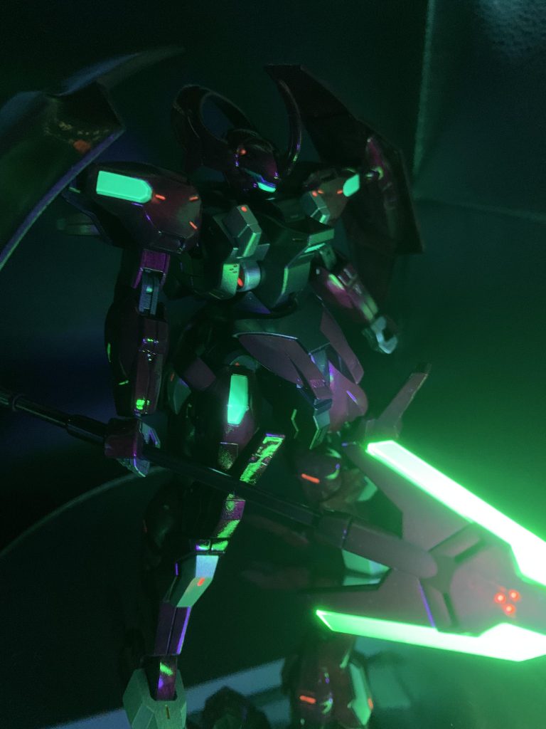 蛍光塗料で部分的に光ります