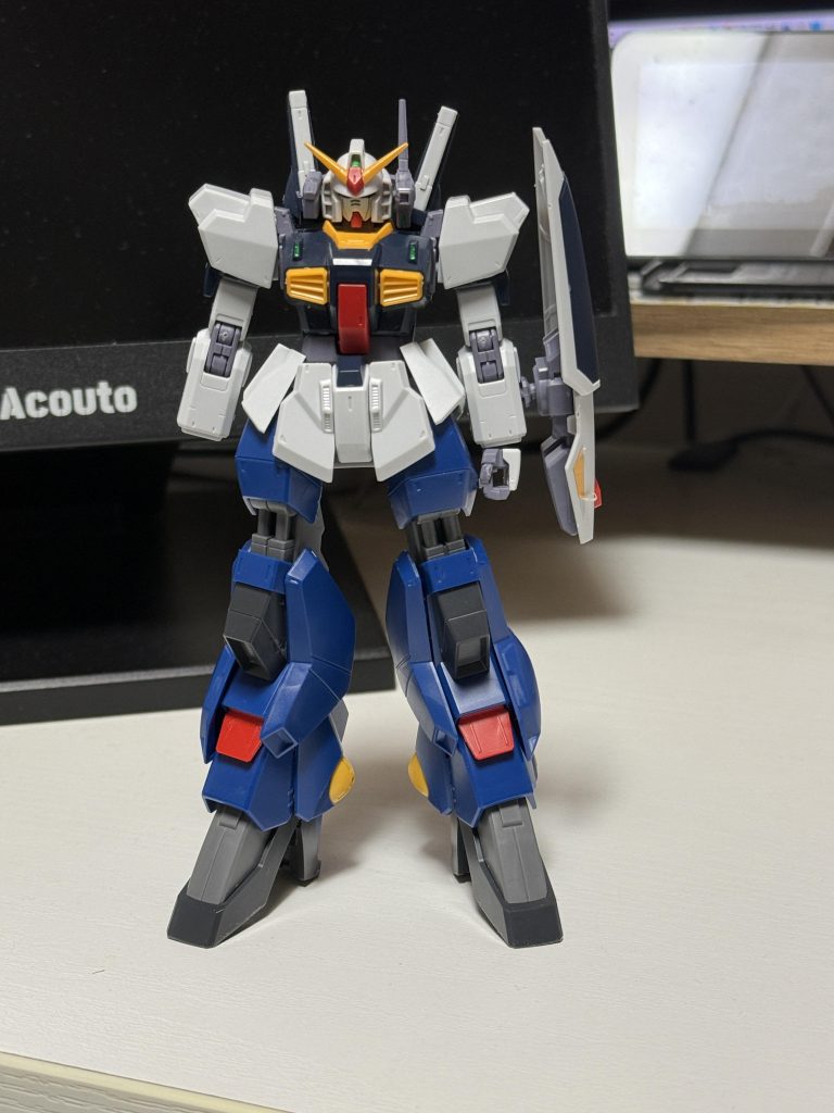 手始めに脚だけ換装。脚だけマッシブ…