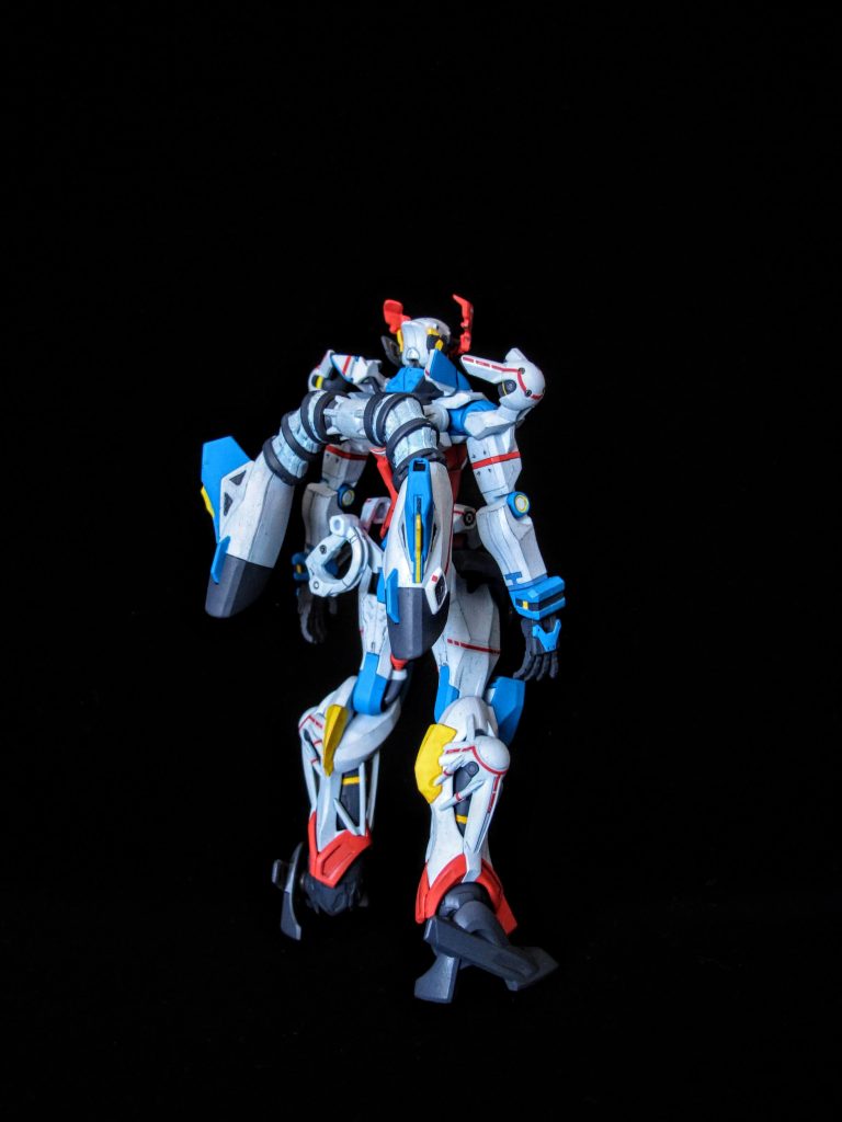 レビューで知っていた通り、このキットは塗り分けを真面目にすると大変なことになりました…