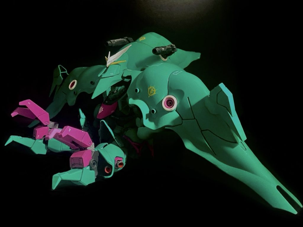 オマケ1シャンブロ (ヘリオス)シルエットこれは前作の「シャロンの薔薇」版より引き続きでジオンのMAにクローは不可欠