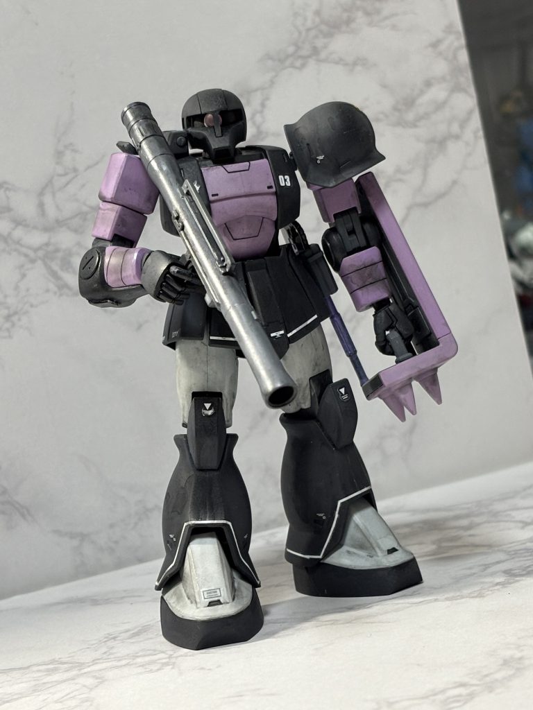 こらえてやってくださいよ　二人とも気が立ってんでさあ　初めてのモビルスーツ戦だっていうんでね。