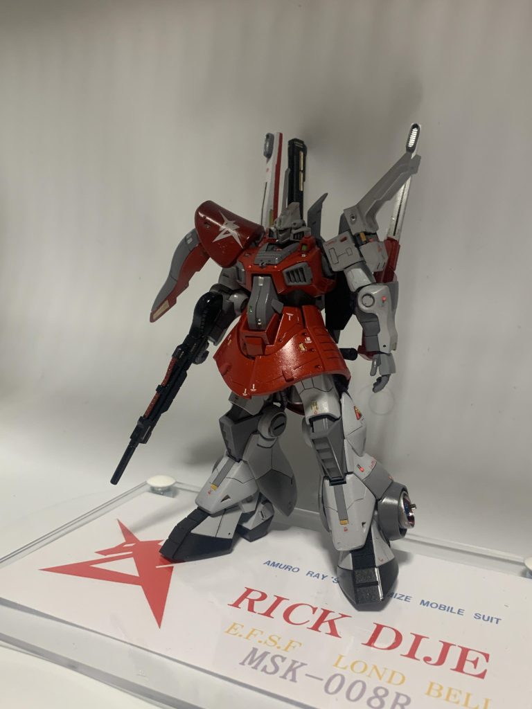 台座はオリジナルです。(zaku-kao4)