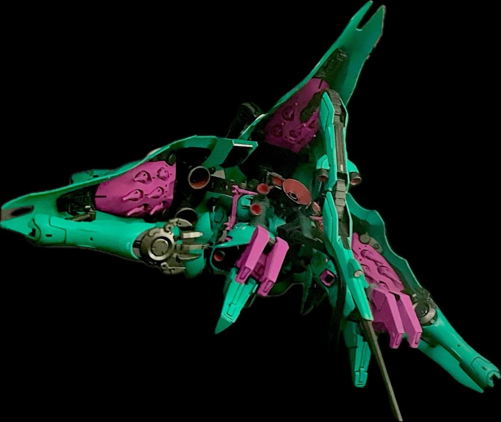 この際、テールバインダー及びサイドバインダー内の全てのファンネルビットが展開可能となり総ビット数18機 (内1機はロングテールライフルビット)を同時展開したオールレンジ攻撃はニュータイプ戦を想定したシミュレーションにおいても驚異的な生還率を記録