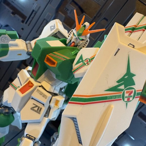 νガンダムセブンイレブンカラー！