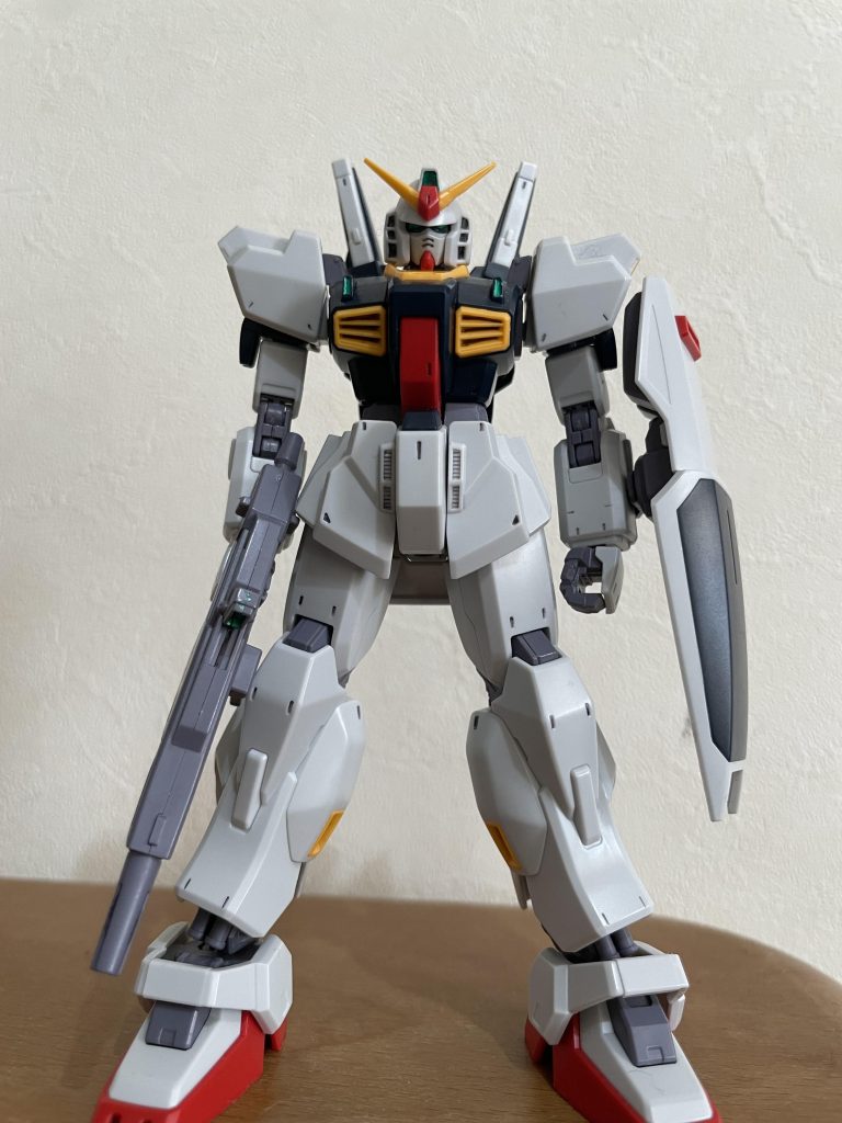 全体で、緑のセンサー部分はガンダムマーカーで塗っています。