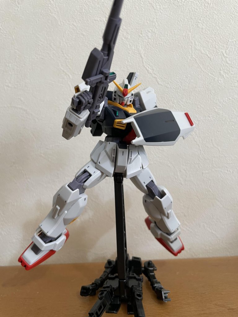 簡単な構えでシメ　このガンプラ頭部がなんか違うと言われていますが、私は大好きな顔です！！それではまた