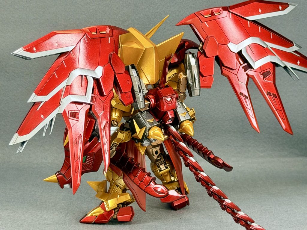 翼はドラゴンぽくしたくてエピオンから。そのままだともろエピオンだし長すぎるので加工しました。尻尾もエピオンのヒートロッドです。