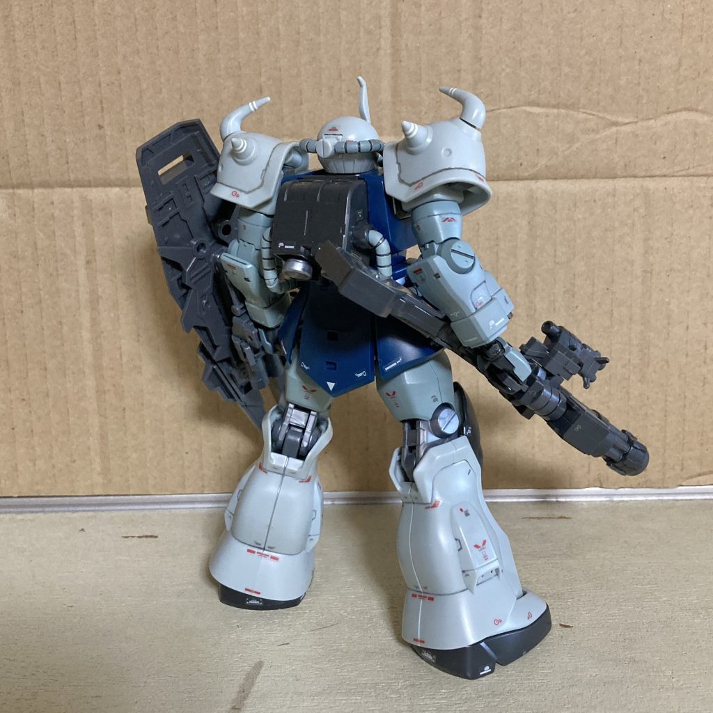 カラーリングは、ほぼ白寄りの水色です。&nbsp;