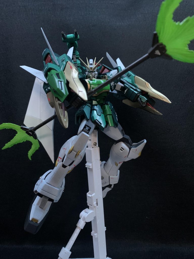 まずはナタク!いつも通り5機全部缶スプレーで塗装してます!缶スプレーで頑張ってますwメタリックグリーンを主体にデイトナグリーンを使い分け完成!