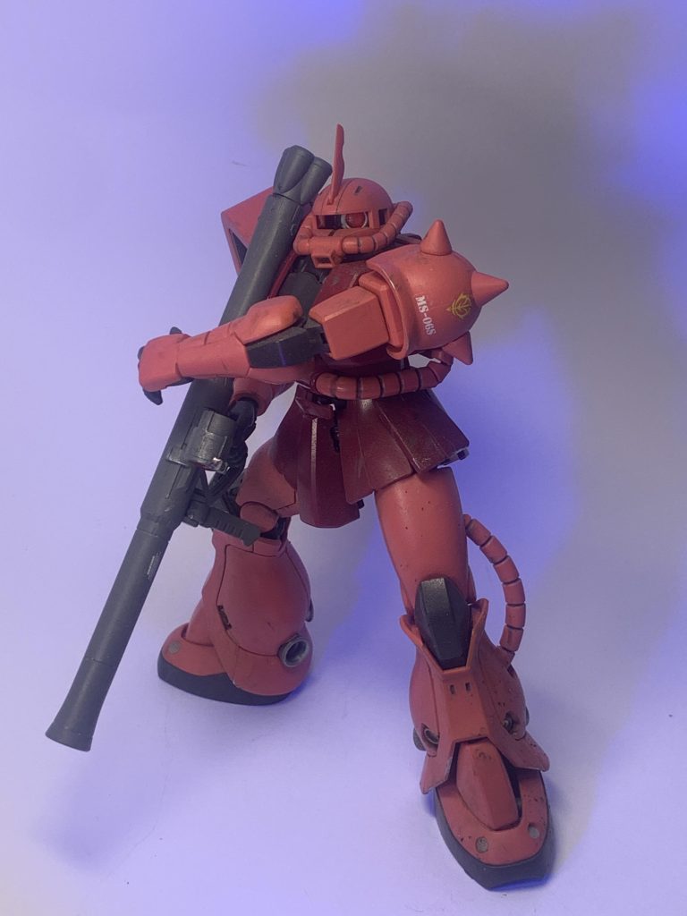 シャア専用ザクⅡのみ。こちらはHGですがそれなりに手を加えています。(zaku-kao4)