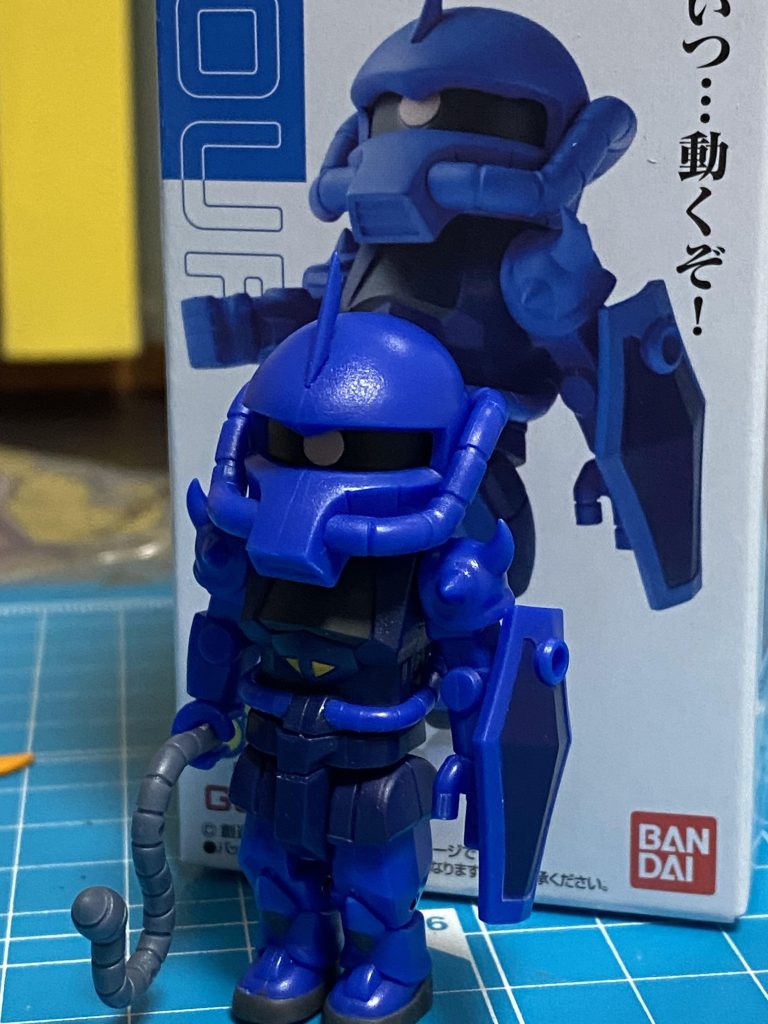 ガム噛みながら頭をカポっと、はめただけで素組み完了www秒で作業終わりました(zaku-kao2)wwwガムの味が無くなる前に完成する秒作業でございましたwまあ、可愛いから許すよ🩷