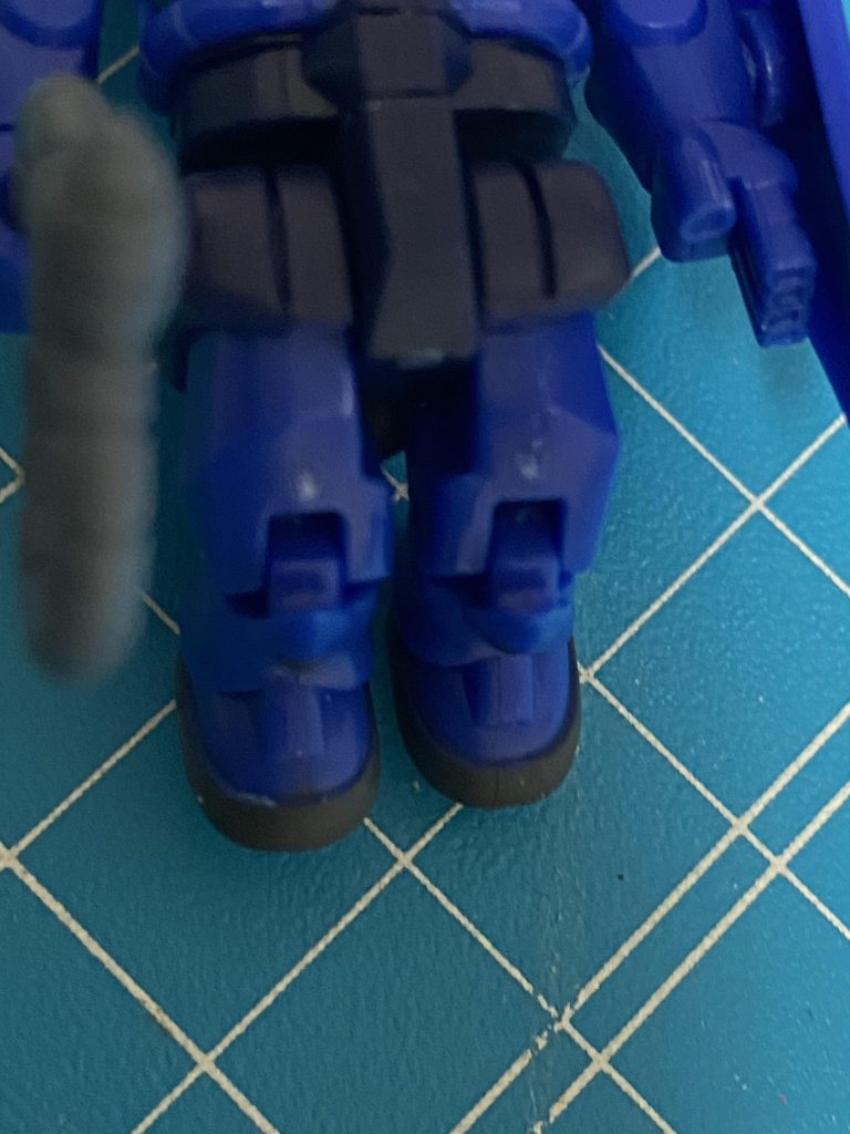 塗装もある程度されていてトップコートもしてあるのは有難いですが、ゲート跡や塗装が荒々しいのが目立つのが難点(zaku-kao4)まあ、可愛いから許すよ🩷