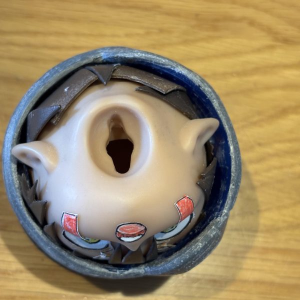 ガンプラに付いてくるゲート ランナー&nbsp;も&nbsp;お金払っている内の 物&nbsp;なので廃棄せずに有効活用推進します。ジオン兵（仮）のヘルメットにも使用しました。次はボディ大改修します（してます）😁（4枚目）