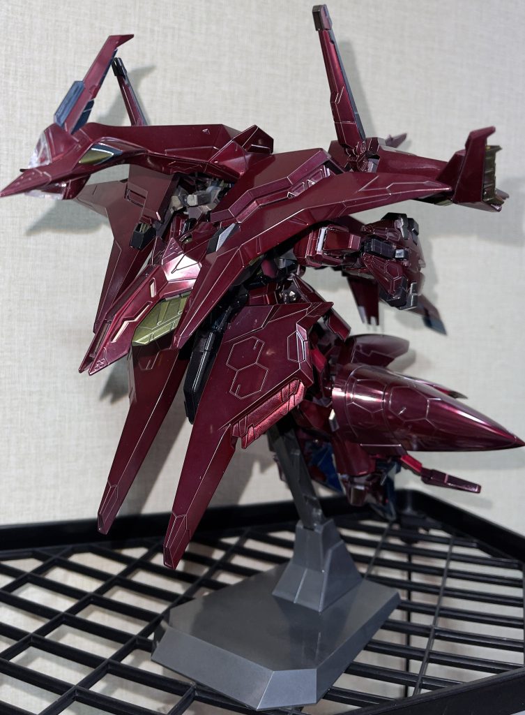 フライト・フォームです。本体の重さに対してディスプレイベースが華奢な作りなのでフラフラします(￣▽￣;)