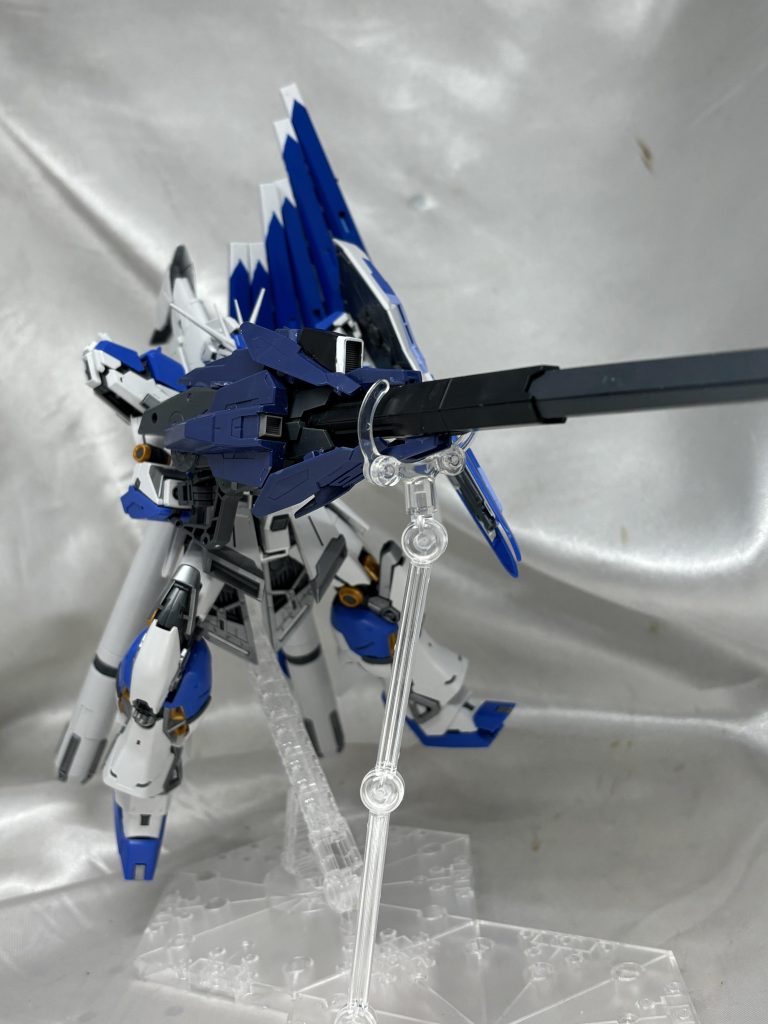 ゴテゴテに盛ったんで多分本家よりだいぶ重量があります。そのためベースによる保持は必須です。