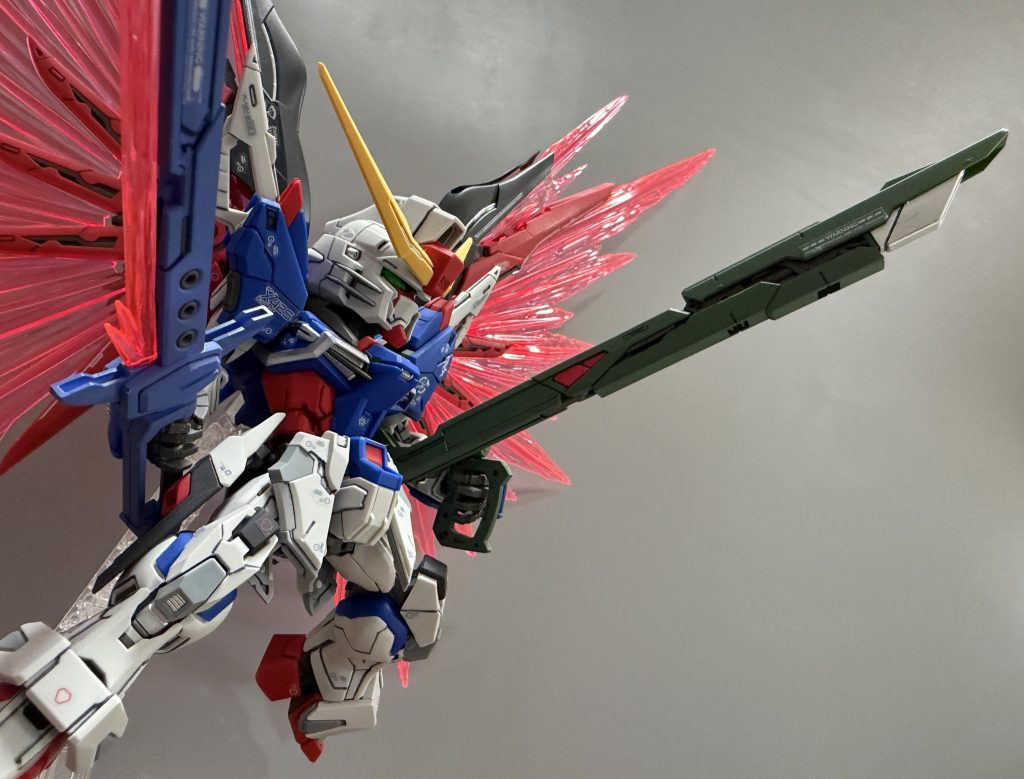 ビーム砲の先っぽに細かいギミックがあるのもいいですねちょっとのことですがカッコイイ