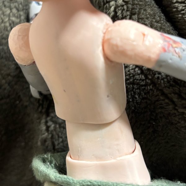 ジオン兵らしく四肢 が 機械&nbsp;に差し替え られて兵装&nbsp;もデザインも良く見るフォルム（今の所）😁ドールヘッド１／６（イモモドール チョコ）１２ミリ ドールアイドールボディ１／６セリアドールボディが加工に最適解の様です＾＾&nbsp;&nbsp;（3枚目）