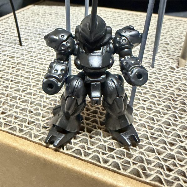 サーフェイサーEVOブラックを塗ります。1:1.5くらいで希釈して3回くらい塗りました！&nbsp;（7枚目）