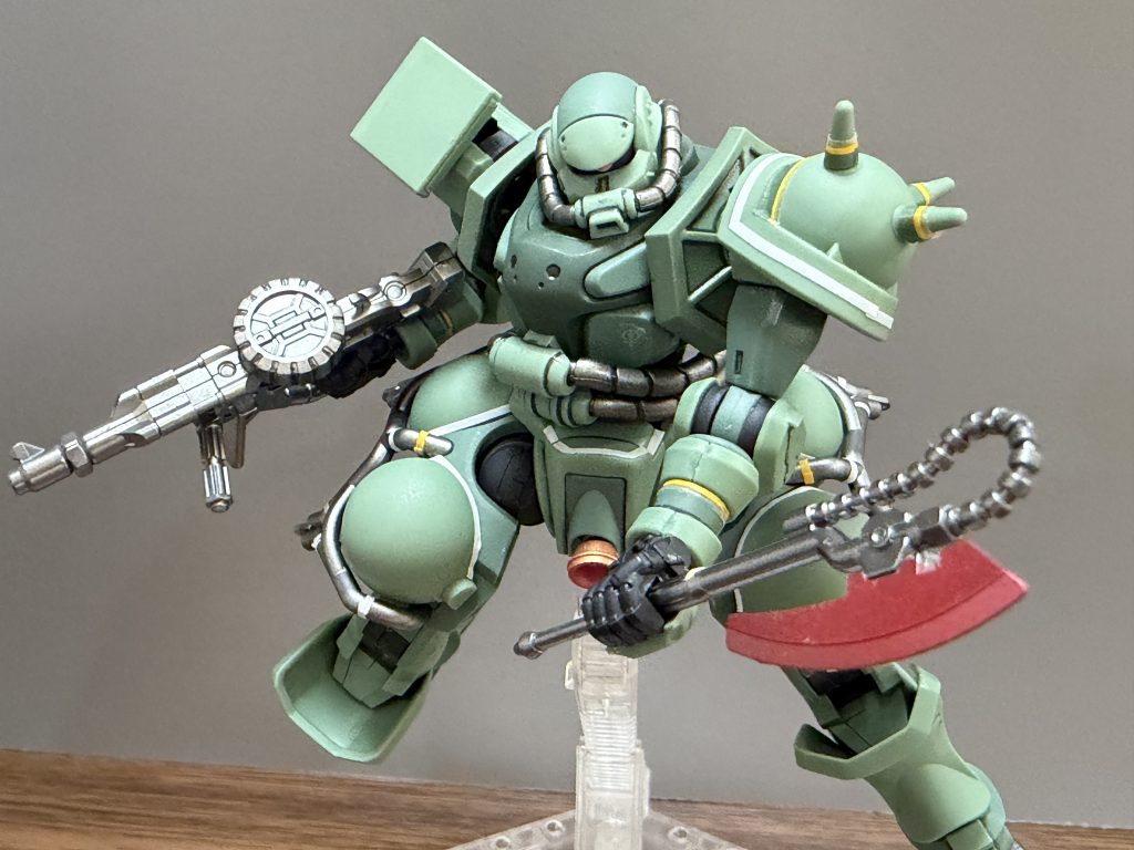 シャア専用の赤も出てるけど色違いなんで２個は買わずにこっちを選びました