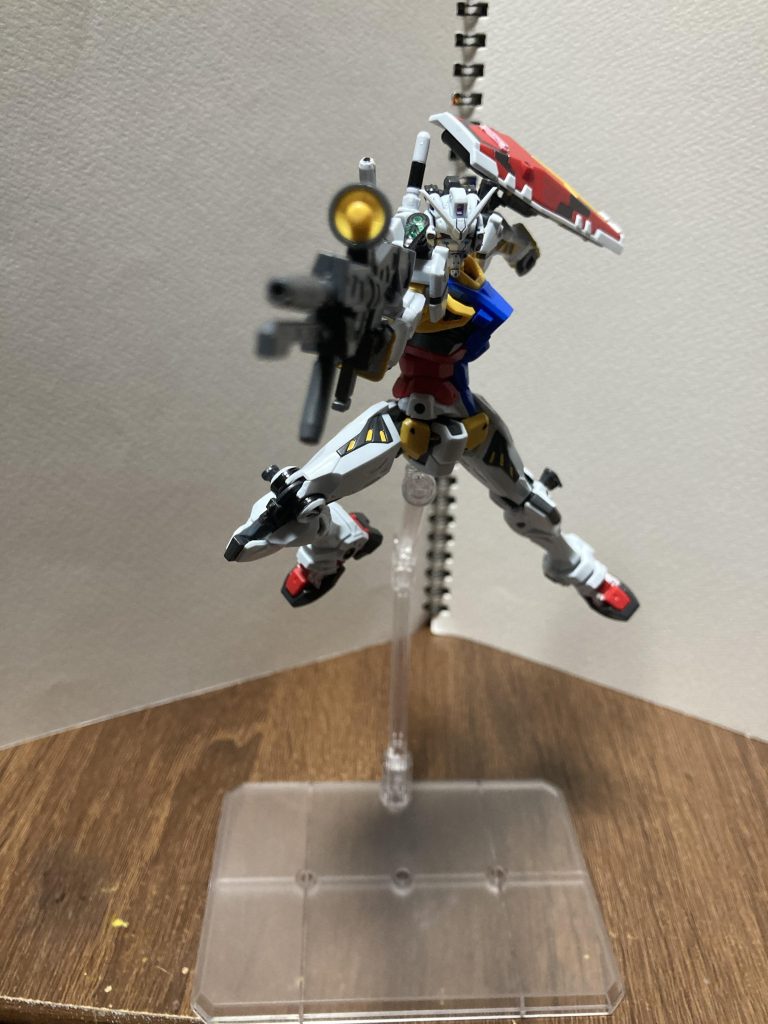 白いガンダムにはビームライフル！やっぱカッコイイわお前………