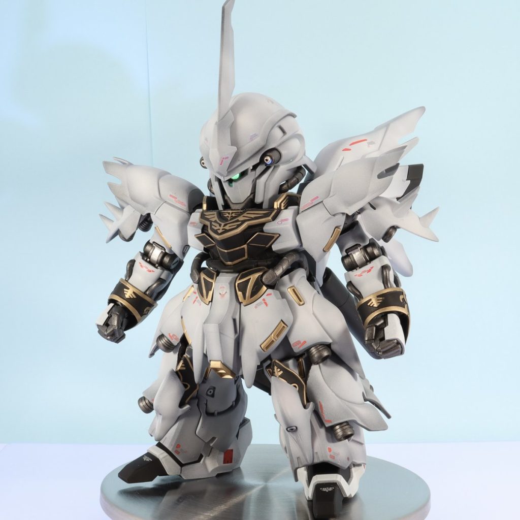 使用キットは、BB戦士シナンジュ と HGUCシナンジュ。他のモデラー様も実践されてますが、HGをSD頭身にしようという試みです。（何番煎じだよって感じですが…😂）