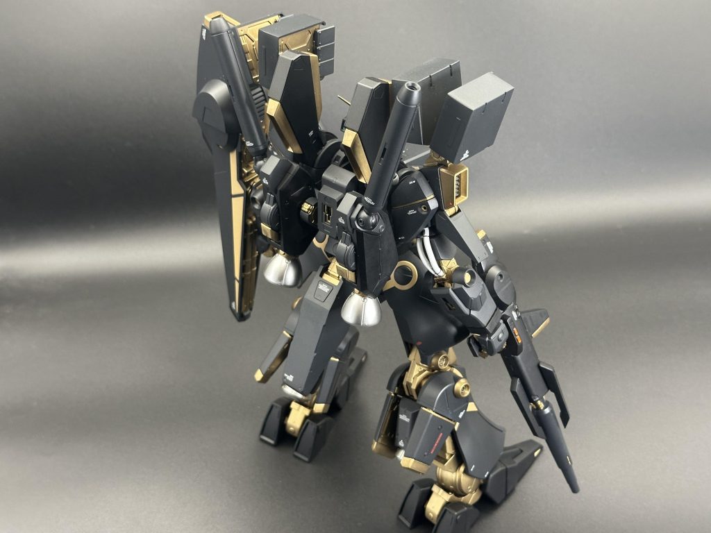 バーニアはメタルシルバー、パイプ類をホワイトに変更しています。