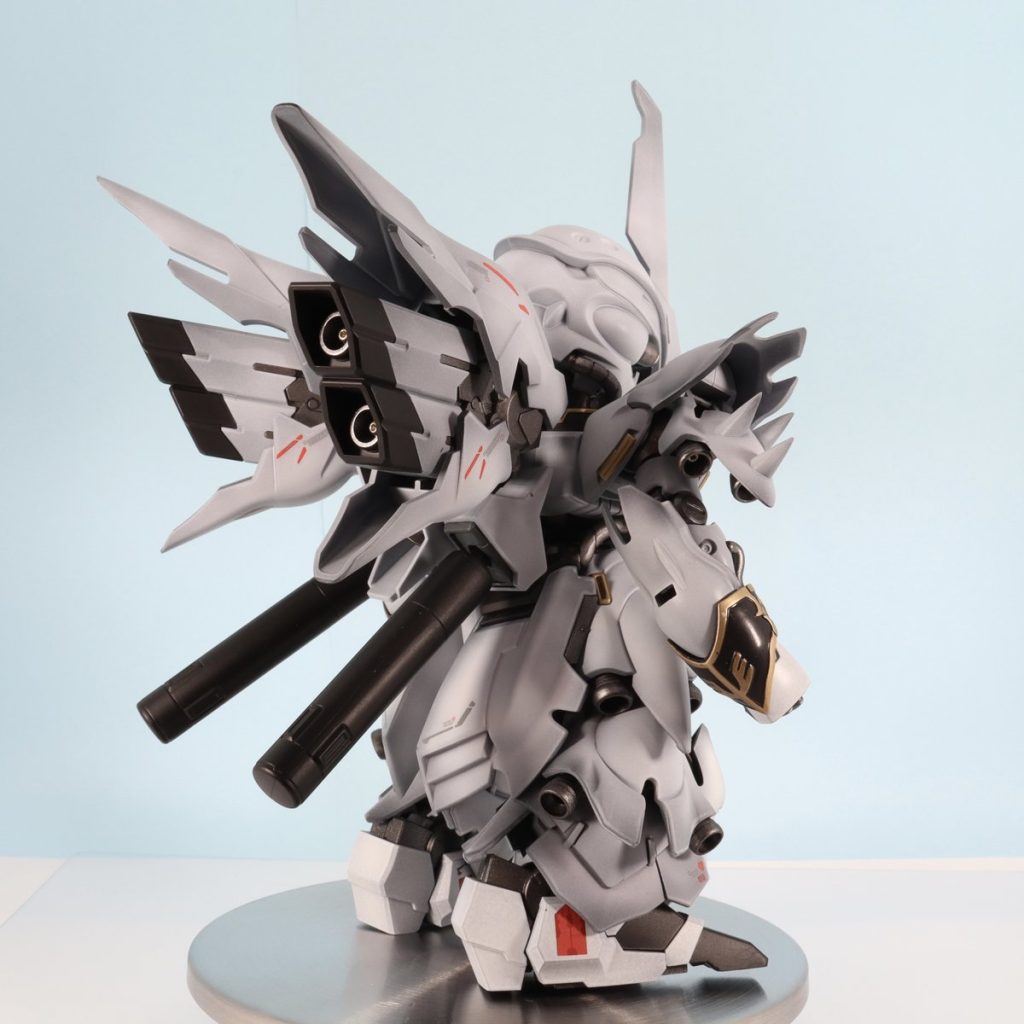 【主な改修点】頭部：BB戦士を使用。モノアイを社外製品に置換。&nbsp;胴体：BB戦士を使用。 胴体幅を右側0.7mm、左側0.7mm増幅。腕部：HGを使用。2mm程度短縮。&nbsp;腰部：HGを使用。 フロントアーマーを2mm程度短縮。脚部：HGを使用。大腿部など大幅短縮。&nbsp;武装類：HGを使用。 ライフル＆シールド共に短縮加工。&nbsp;バックパック：HGを使用。大きな改修点なし。