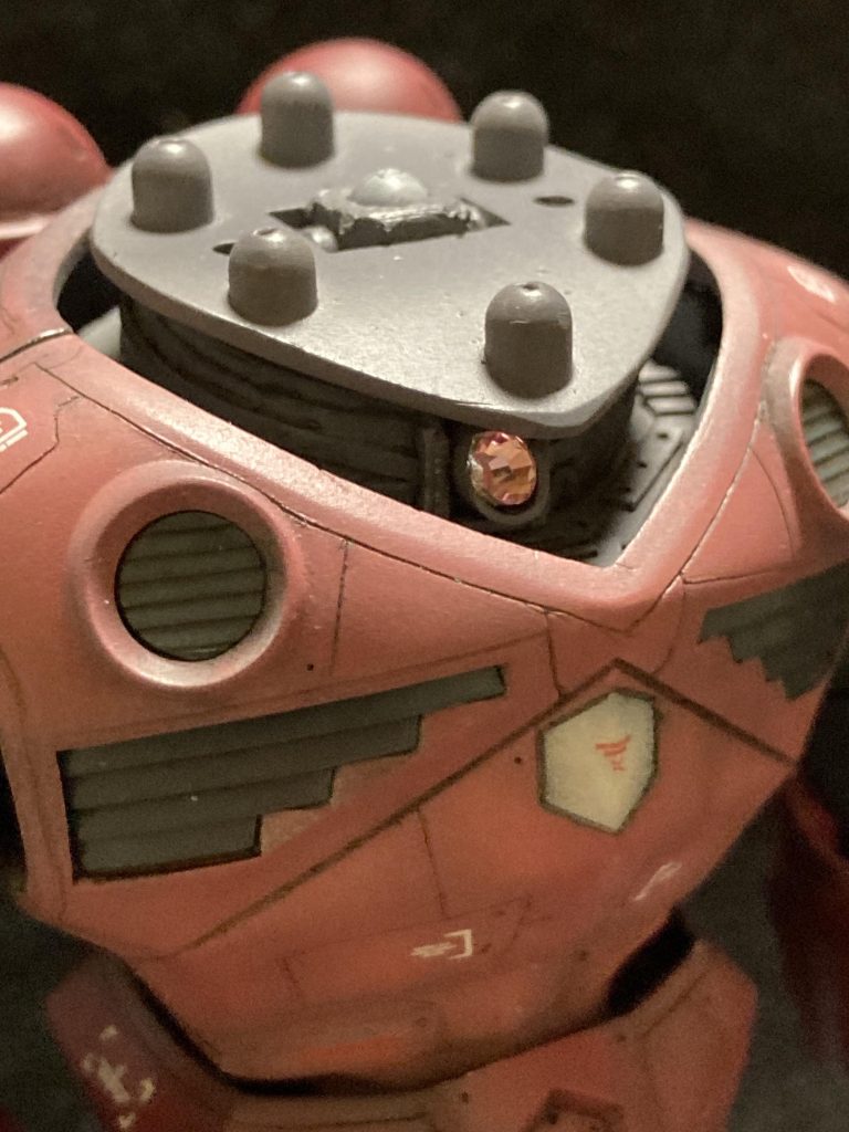 モノアイはこんな感じで動くようにしましたが、横に行くほど位置が高くなるのであんまり振れない…