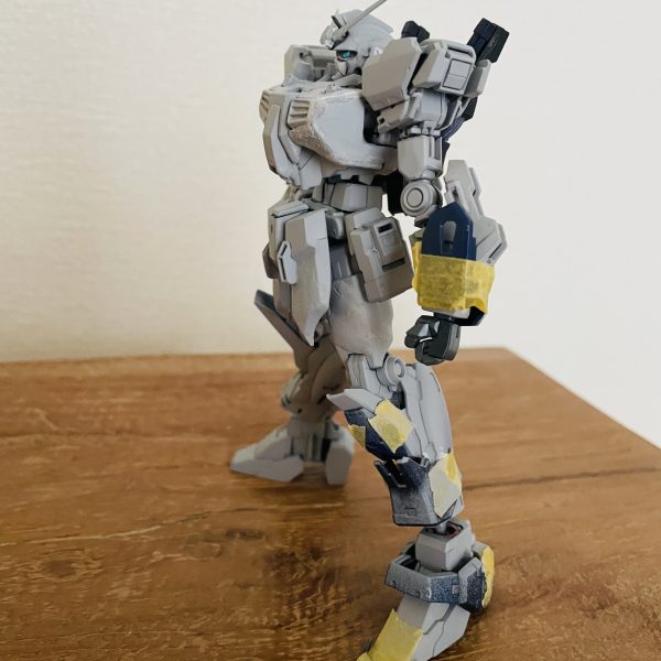 表面の仕上など細かいところがどこまでできるのか分かりませんが頑張りますベースはHGユニコーンパーツにRGマークIIスカートはHGハイニューガンダム頭はユニコーンをそのまま流用してるのでガタガタな感じを使ってます雑でもいいので雰囲気よく完成したい（3枚目）