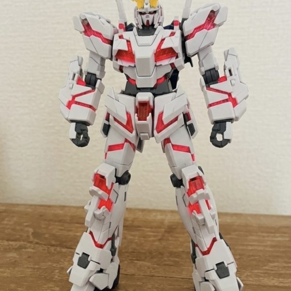 表面の仕上など細かいところがどこまでできるのか分かりませんが頑張りますベースはHGユニコーンパーツにRGマークIIスカートはHGハイニューガンダム頭はユニコーンをそのまま流用してるのでガタガタな感じを使ってます雑でもいいので雰囲気よく完成したい（7枚目）