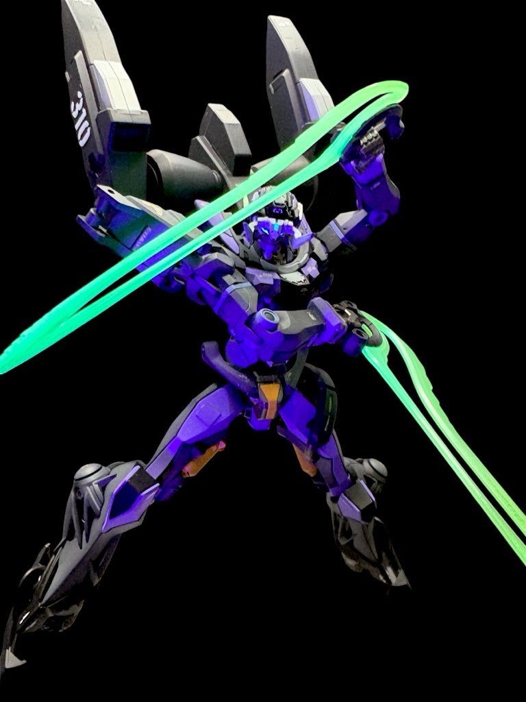 ビームサーベルもジークアクスと同型。