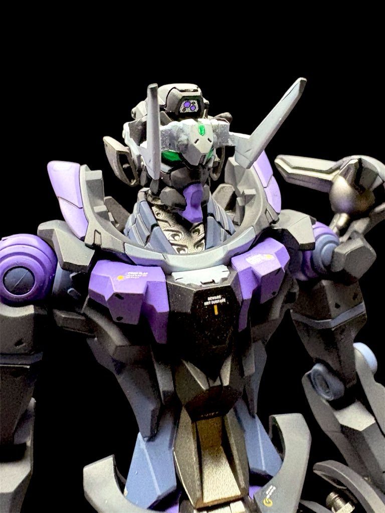 アンテナはHGフリーダムの物を切り落とし、逆にして接着。