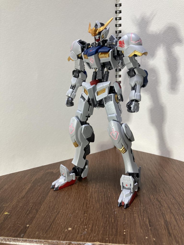 第4形態は、グレイズの肩アーマー同様にネオジム磁石を内蔵。