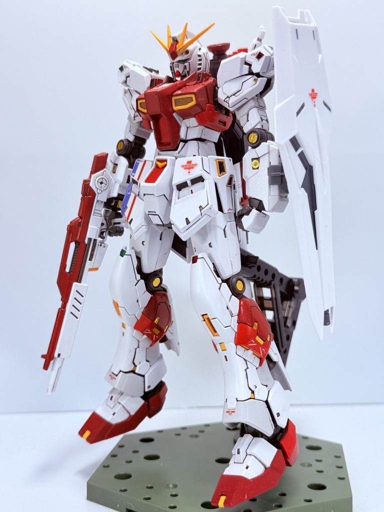 戦況次第でロンド・ベルに部品取り用として送られるはずであったが、戦争がごく短期で終息したため、ロンド・ベルに送られることはなくパーツ単位でバラされ倉庫に眠っていた。