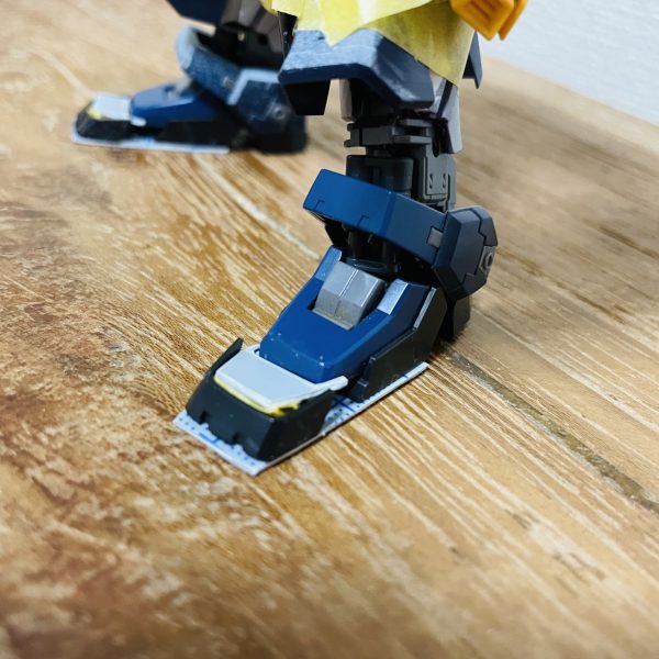 シールドなんとかつけれそうです足も大きくして一度大張ポーズで記念撮影してみました。&nbsp;ベースはHGユニコーンパーツにRGマークIIスカートはHGハイニューガンダム（4枚目）