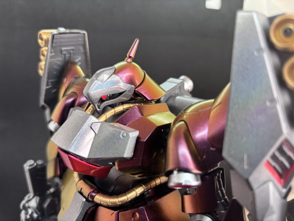 モノアイは磁石スイッチ式LEDを仕込みました。