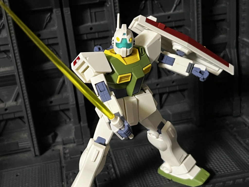 やられ役としてお馴染みのジムですが、様々な派生機やカスタム機が出てもなおRGM-79ジムの正当な後継機として残ったのはこの機体はぐらいじゃないでしょうか、そう考えると生産性、量産性は優れていたのかもしれませんね。まぁ８年経ってパワーアップしてもなお、やられ役となってしまった訳ですが(^_^;