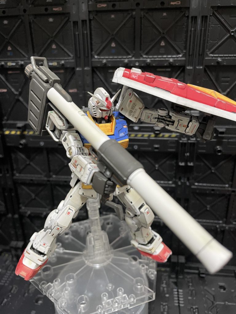 以前つくったMGのVer3.0より動かしやすいしポロリも少ないですね。バンダイさんの技術力、すごすぎですね！