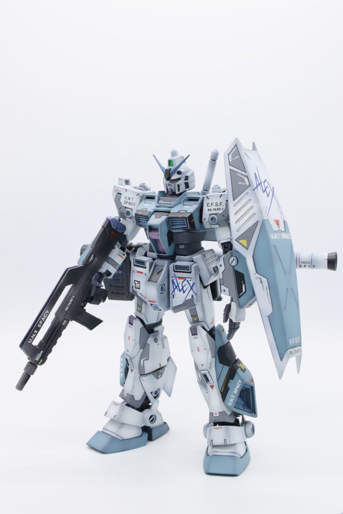 今回はキルケーの魔女に登場したアリュゼウスをイメージしたカラーで全塗装、ウェザリング、デカール、スジボリ、レッドポイント、ジャンクパーツでのディテールアップ等を行っております。