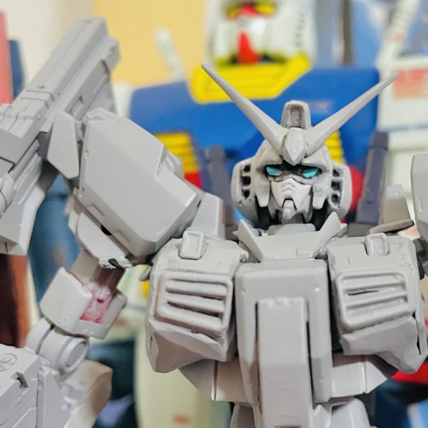 なかなか進めれないので一度サフって色揃えてモチベーション上げてみました顔のパーツはユニコーンだけを使って削って盛って貼り付けてしてほぼ整形です粗だらけですがカッコいい&nbsp;ベースはHGユニコーンパーツにRGマークIIスカートはHGハイニューガンダム（2枚目）