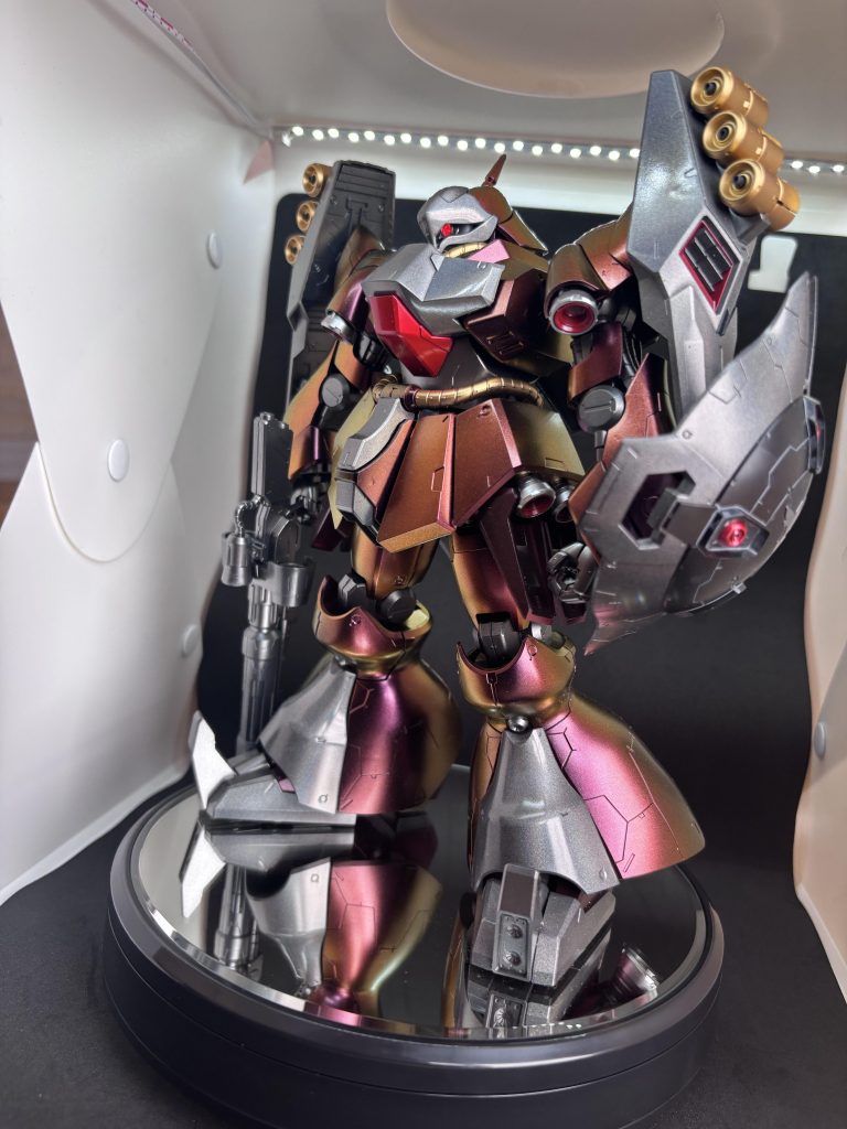 スーパーリッチゴールド、フィニッシャーズのライトガンメタリックなどを使用。