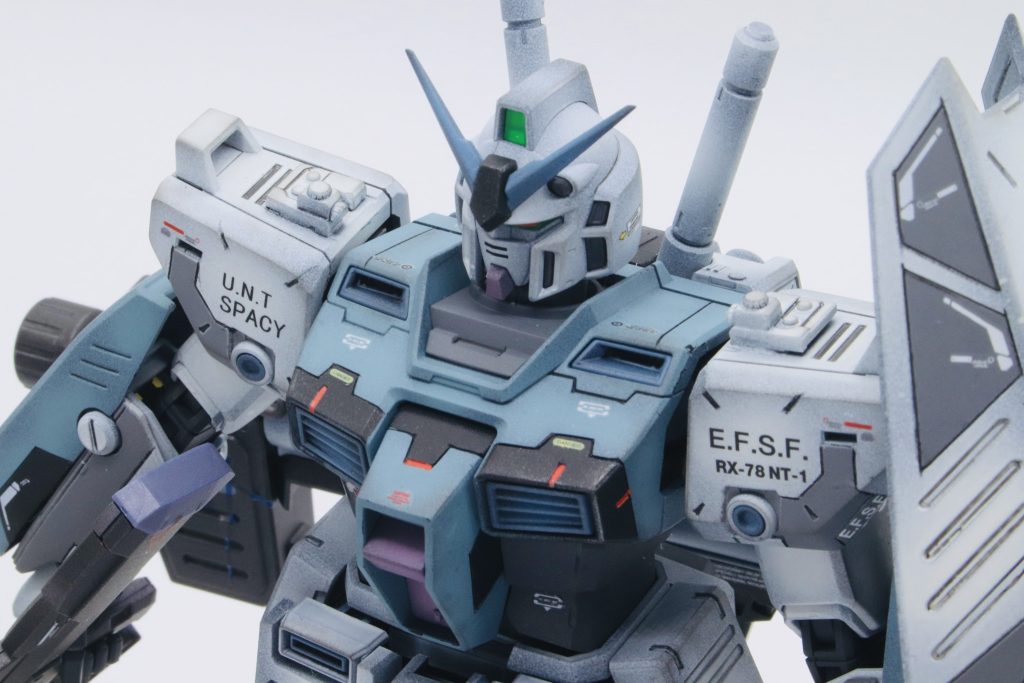 アップにすると色々と粗が…