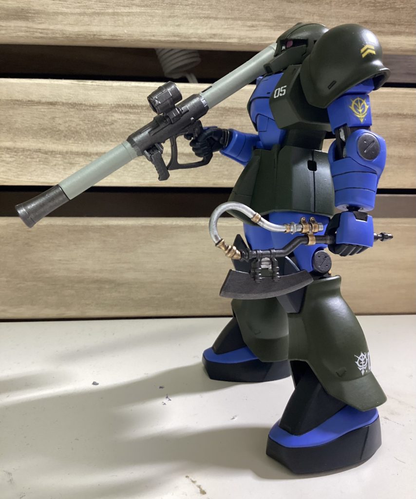 何故か横からヒートホークは今回、改造して余ったジークアクスのものを持たせてます