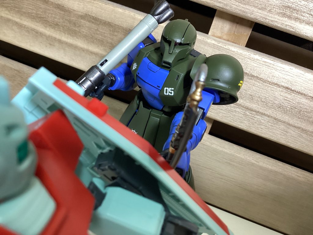 〜奇襲〜〜使用した塗料〜・カーキグリーン・ギャンシュトローム(アグネス機)ブルー・ネイビーブルー・赤鉄色・ガルグレー・ゴールド・シルバー最後までご閲覧いただきありがとうございました!今回のこの旧ザクはこの後ウェザリングとジオラマ(ヴィネット?)を製作しますのでそちらも完成しましたら投稿させていただきます!それではまた次回の投稿でお会いしましょう!さよなら〜