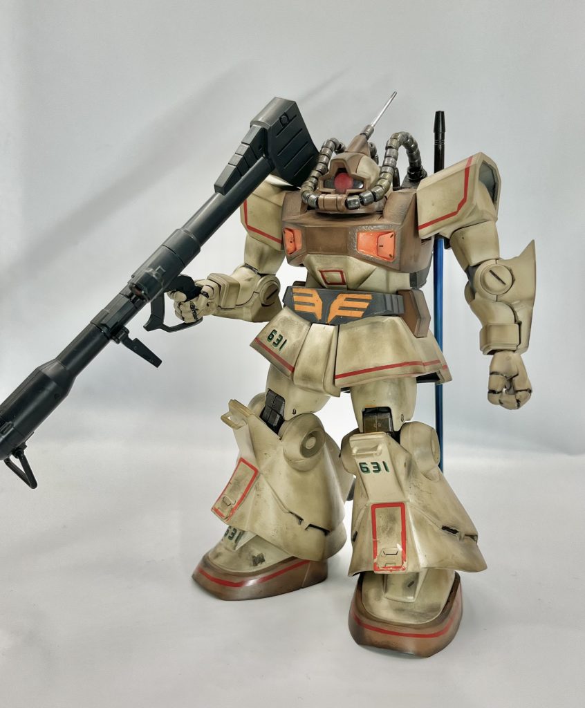 肩、胸部装甲、肘装甲、腰帯、バックパックは1/144MSVから流用、脹脛は1/100MSVのがちょうど良かったです。足首はHGゲルググから流用です。