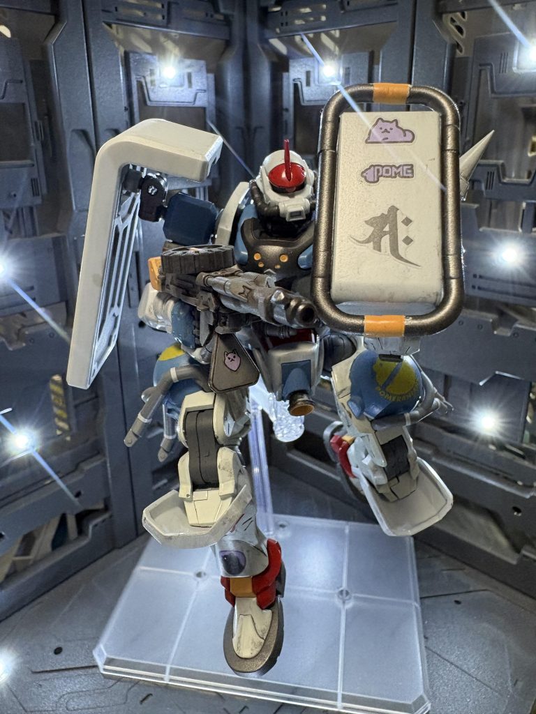 マシンガンを構えて。