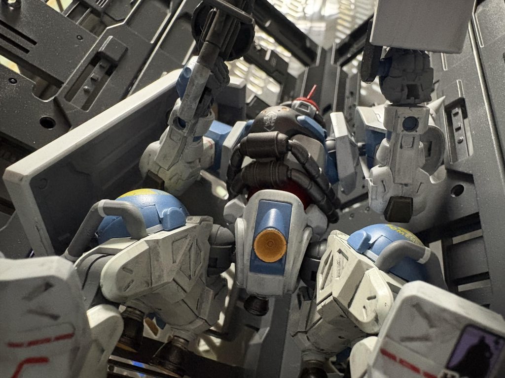 下から。ちなみに私の139作目の投稿になりました。(39が入ってる辺りちょうどザクの為なのか？)