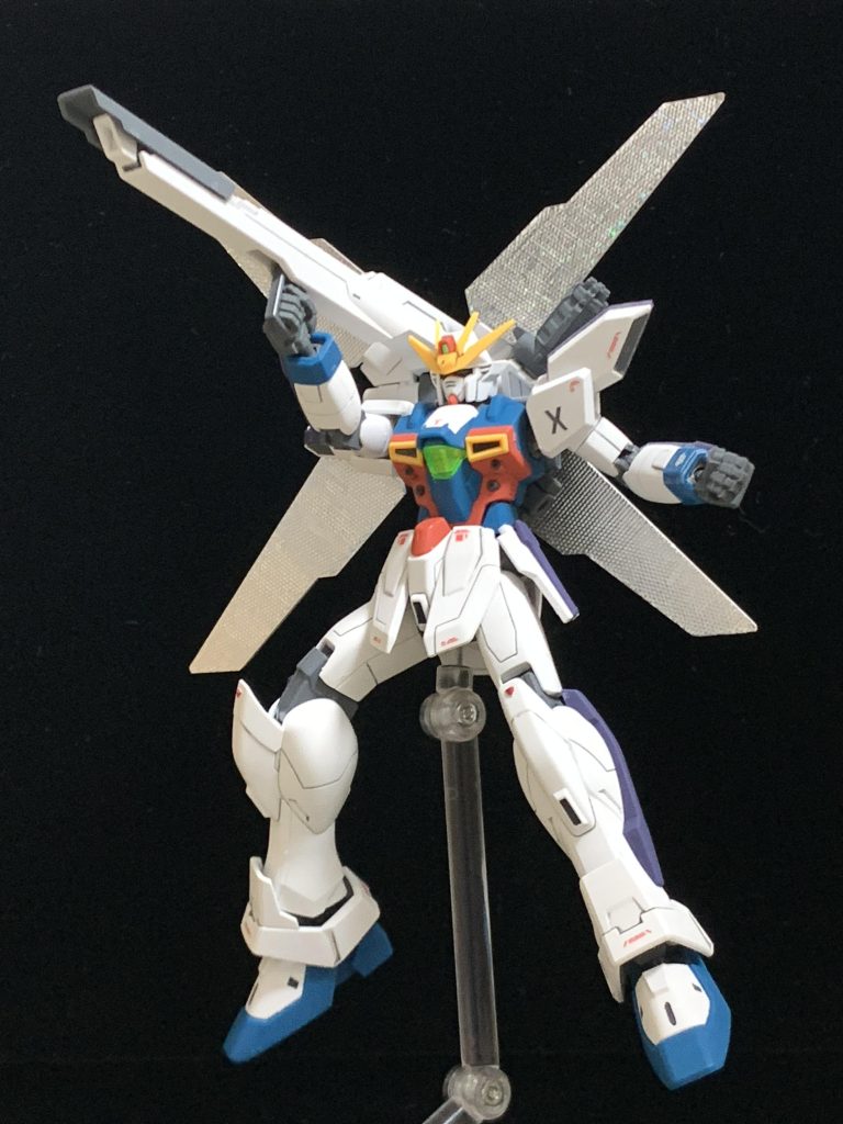 サテライトキャノン。リフレクターはシールですが、竹串でパーツの凹凸に沿わせて、立体感を出しています。簡単な作業ですが効果的でした。